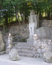 с. Велятино. Пам’ятник Пинті Вєлєту.