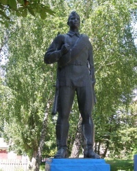 с. Перемога. Пам'ятний знак загиблим односельцям.