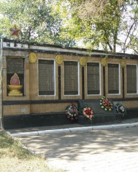 с. Петрівське.Пам’ятний знак загиблим односельцям