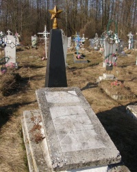 м. Семенівка. Братські могили на Пісчанському кладовищі.