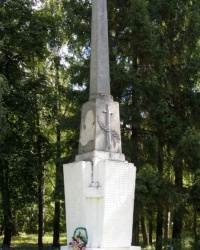 с.Смоляж. Пам’ятний знак загиблим односельцям.