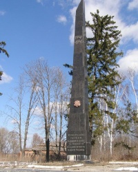 с.Велика Дорога. Пам’ятний знак загиблим односельцям.