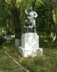 с.Вересочь. Памятный знак воинам-освободителям