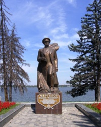 Памятник В.Ф.Маргелову в Днепропетровске