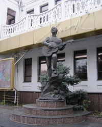 Памятник Владимиру Высоцкому в Мелитополе