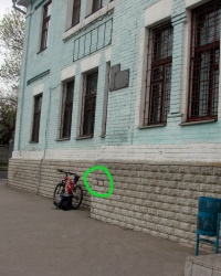 ПП без номера на здании спортшколы на улице Социалистической 