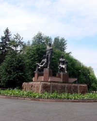 Памятник энергетикам в посёлке Слобожанское