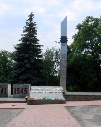 Памятник героям-землякам в Купянске