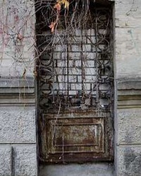 Дверь в никуда.Тайник