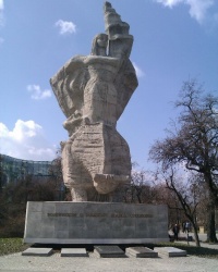 Памятник над братской могилой польских воинов в Ополе