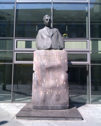 Pomnik Eugeniusz Kwiatkowski