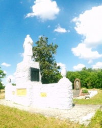 Троицкая церковь 1812г и памятник С.Е.Гангеблова 1827г. (Уничтожены 1917г)
