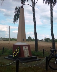 Братская могила. Моньковичи.