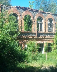 Здание среднего сельскохозяйственного училища (19 век) в с. Лозоватка