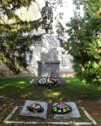 Памятник павшим во Второй мировой войне с. Грушка, Кировоградская обл
