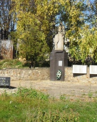 Памятник погибшим воинам-односельчанам в Великой Отечественной войне с. Межиречка Кировоградская обл