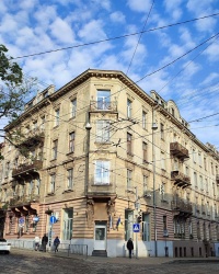 Будинок по вул. Генерала Чупринки, 38 у Львові