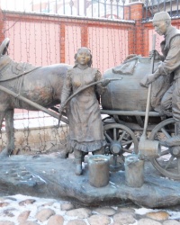 Памятник водовозу в Казани  