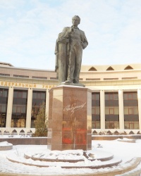 Памятник Салиху Сайдашеву в Казани   