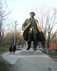 Памятник Ленину в Атырау