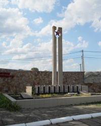 Памятник воинам в с. Топыла на Днепропетровщине