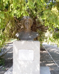 Пам’ятник льотчиці Євдокії Носаль в с. Бурчак