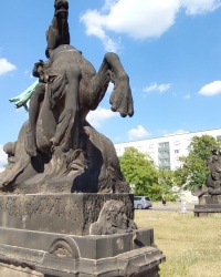 Скульптури “Ельба бурхлива” та «Тиха Ельба» в Дрездені