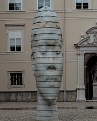 Скульптура Авільда у Зальцбурзі 
