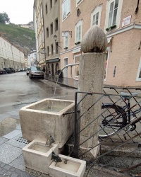 Фонтан Marktbrunnen у Зальцбурзі 
