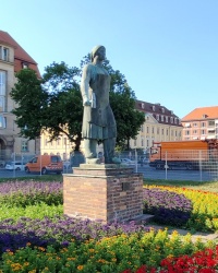 Меморіал жінкам, що розчищали завали у Дрездені 