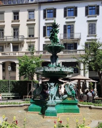Фонтан «Brunnen am Zentralhof» у Цюриху