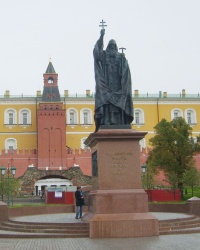 Памятник Патриарху Ермогену в Москве