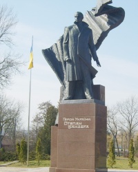 Пам'ятник Степану Бандері у Тернополі 