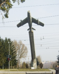 Памятник-самолет МиГ-17 в Тернополе