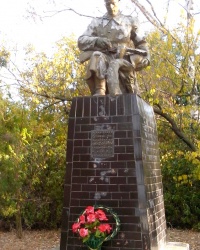 Пам’ятник воїнам Другої світової війни у с. Думанці на Черкащині