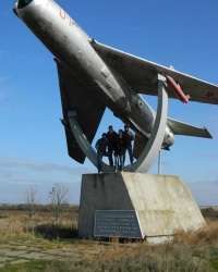 Памятник самолету МиГ-19 в с. Константиновка
