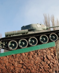 Памятник Танк Т-34 в Мариуполе