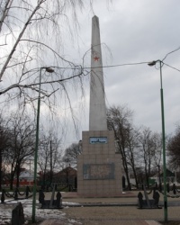 Монумент в честь боевых подвигов моряков Азовья в Мариуполе