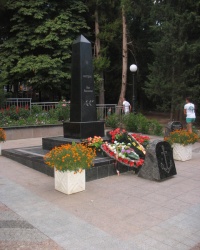 Памятник матросу И. Васильченко и партенитцам, погибшим во время Великой Отечественной войны (сквер Победы)