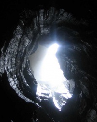 Пещера «Топсюс-Хосар» (Бездонный колодец)