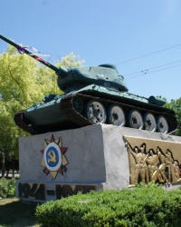 Памятник "Помошнянская МТС - фронту"