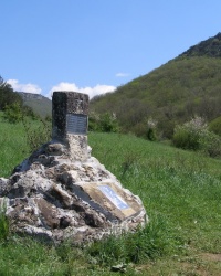 Памятник партизанам в Монашеской балке