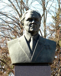 Бюст В.В.Щербицкого в г.Верхнеднепровске