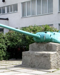 Памятник танкистам - Башня тяжелого танка  ИС-2 в г. Киев