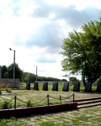 Мемориальный комплекс в с. Великомихайловка (Синельниковский р-н)