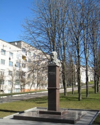 Памятник Т.Г. Шевченко в г. Верхнеднепровск Днепропетровской обл.