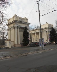 Старые ворота в парк Глобы (В. Чкалова)