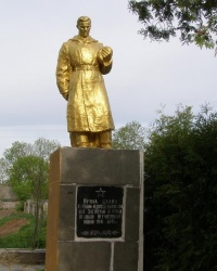 Памятник погибшим односельчанам в с. Стрыева