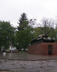 Памятник танкистам и артиллеристам в г. Овруч