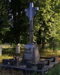 Памятный крест в с. Белка